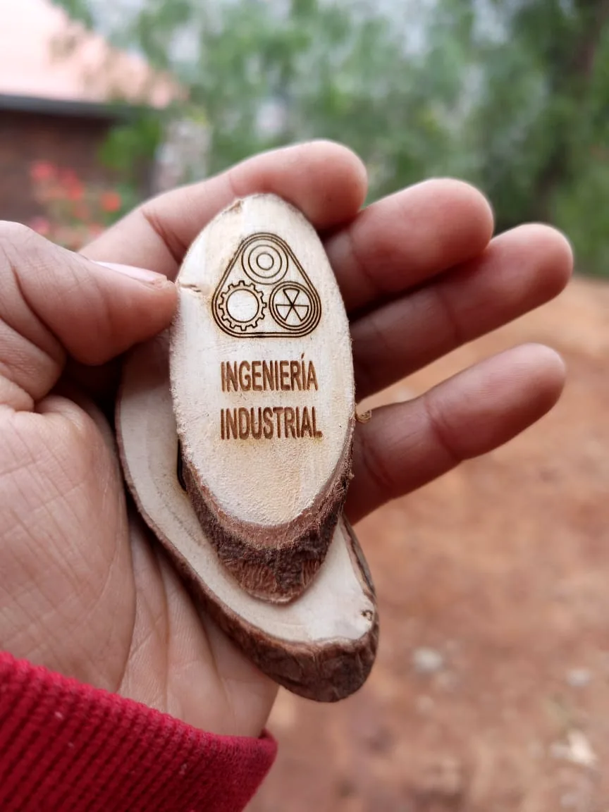Madera natural grabada